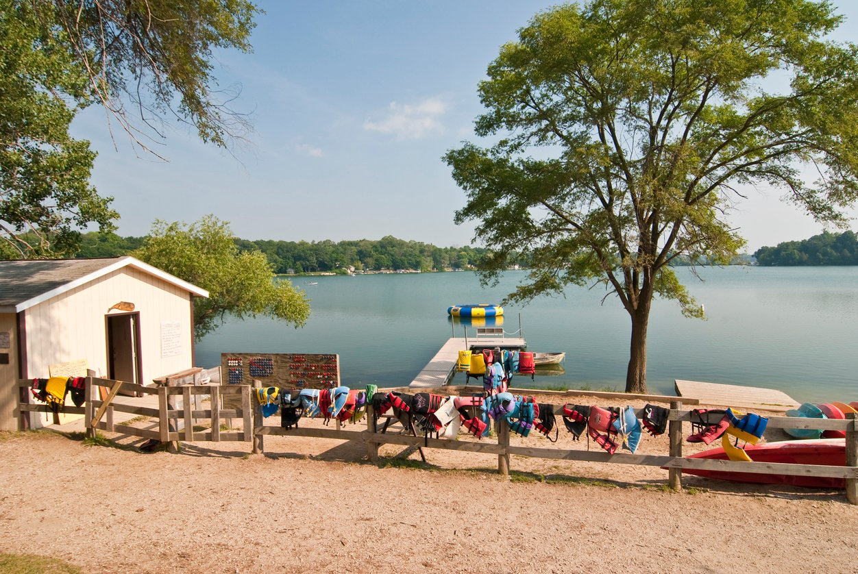 A seasonal business operating on a lakefront.